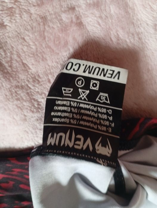 Крута футболка веном