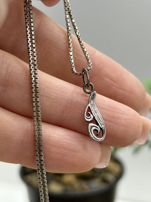 Piękny wisiorek z łańcuszkiem 925 srebro 3.6g