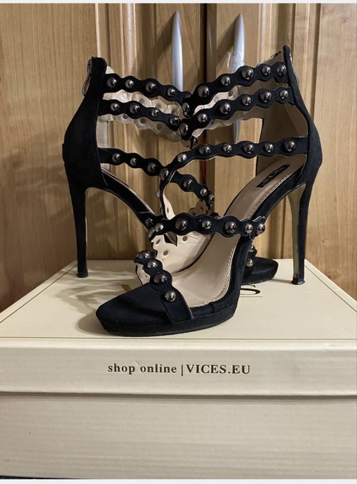 Босоніжки  святкові розкішні