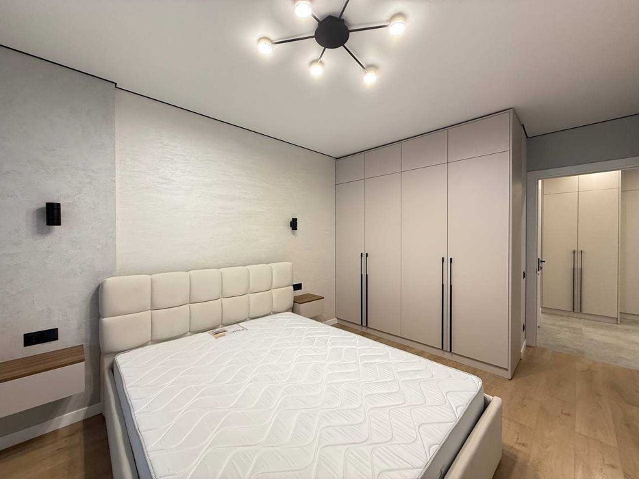 укомплектована велика 1 кімнатна квартира!