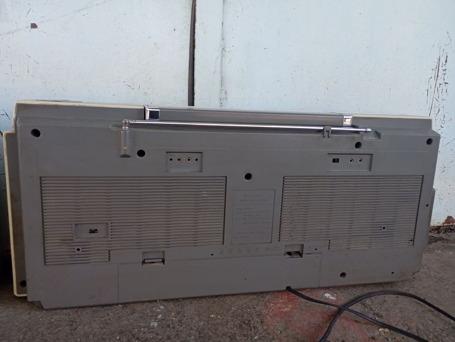 Магнитолы двух кассетные Sanyo