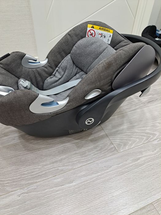 Автокрісло, автолюлька cybex