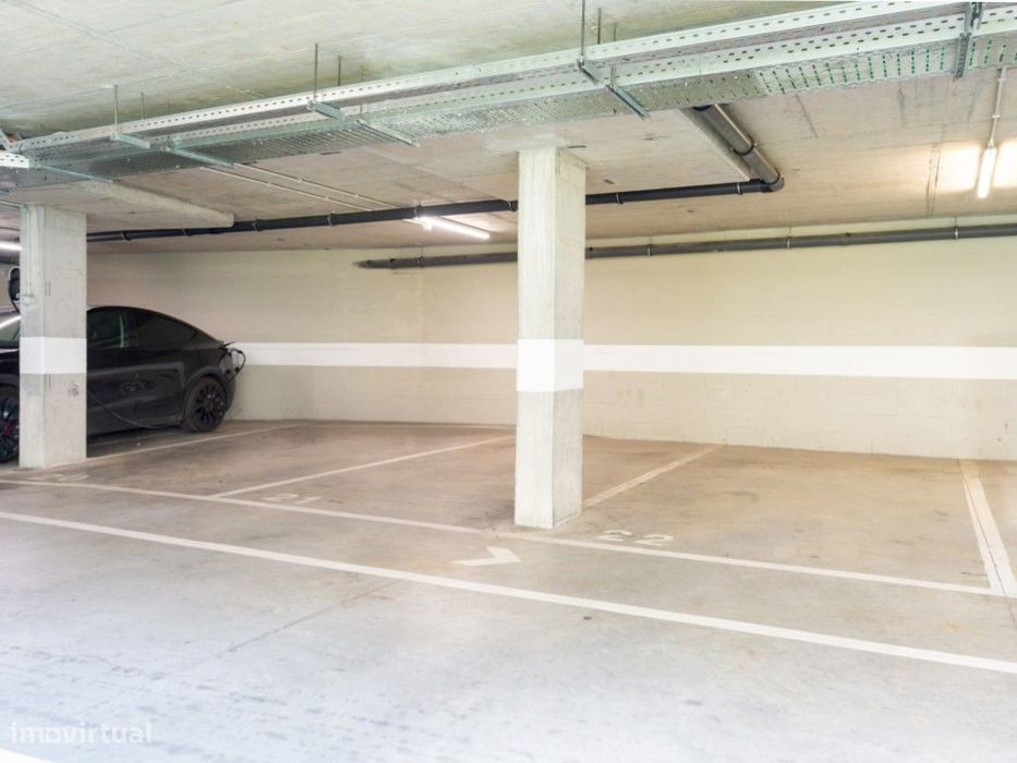 Apartamento T2 de Luxo com Jardim Privativo no Restelo, inserido em...
