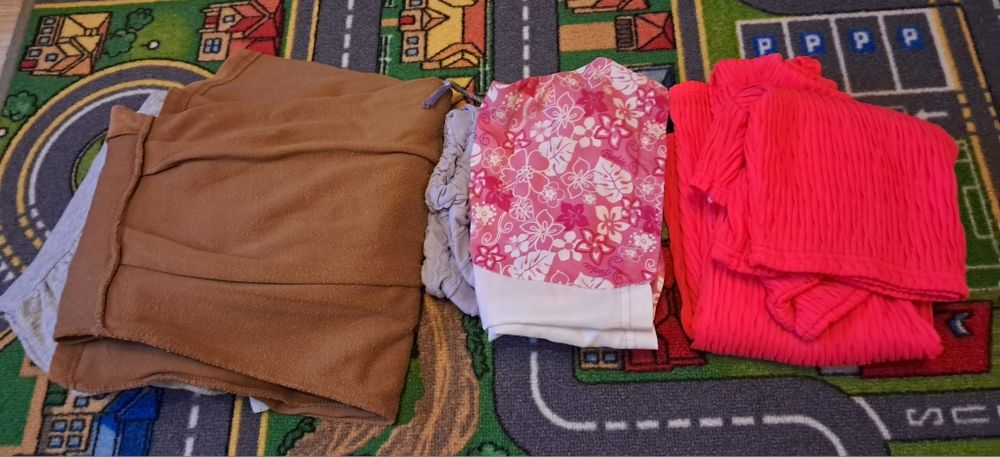 Ciuchy dla dziewczynki rozmiar 140.