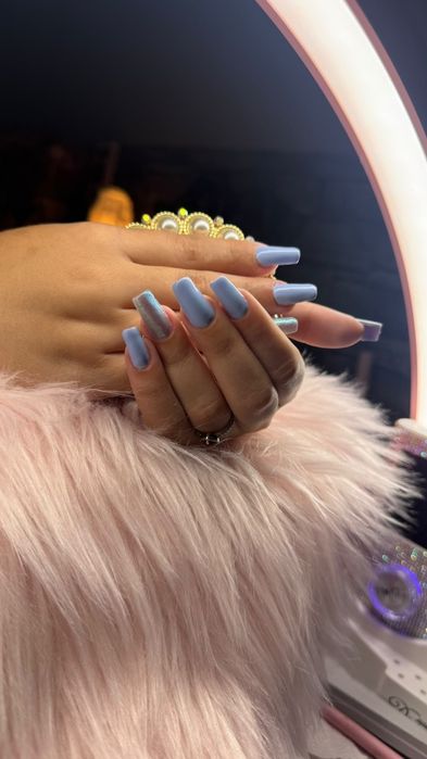 Unhas de gel e verniz de gel