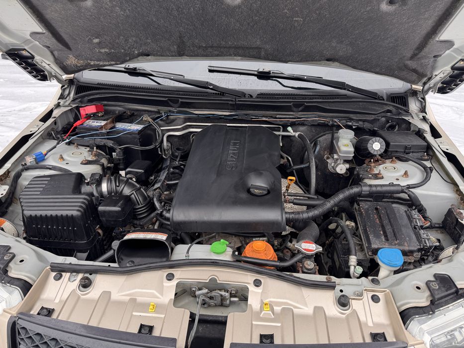 Продается SUZUKI GRAND VITARA 2008 год  рестайлинговая 2.4 бензин 4x4