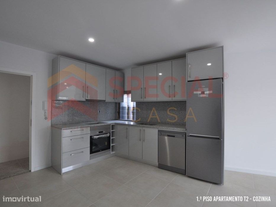 Moradia + Armazém no Centro de Avintes