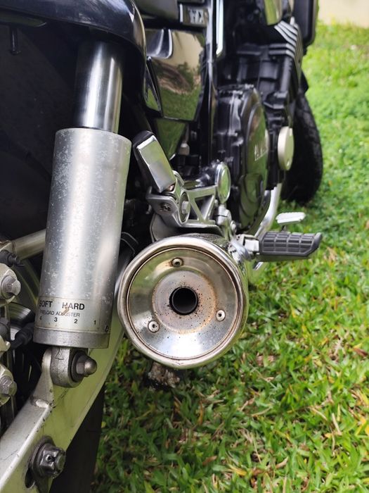 YAMAHA FZX 750 — 1997 | PRETA