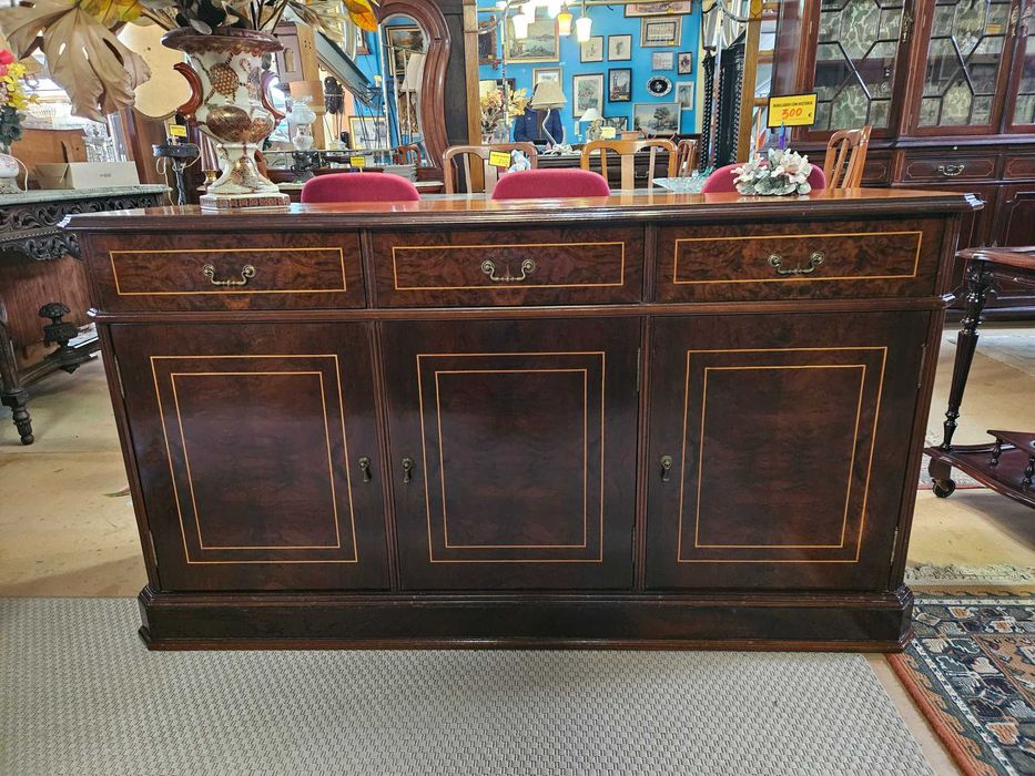 Aparador em madeira - Muito bom estado geral