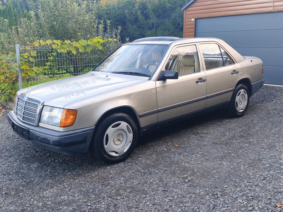 Mercedes-Benz W124