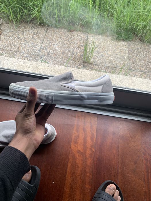 Sapatos da vans cinzentos