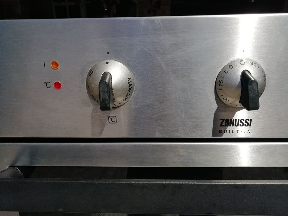 Forno Zanussi de Encastre Estado Impecável Como Novo