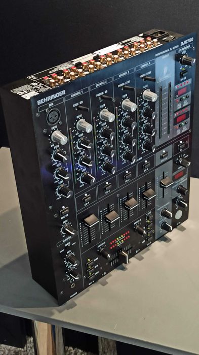 Новий 2/3 вартості мікшерний пульт Behringer PRO Mixer DJX750