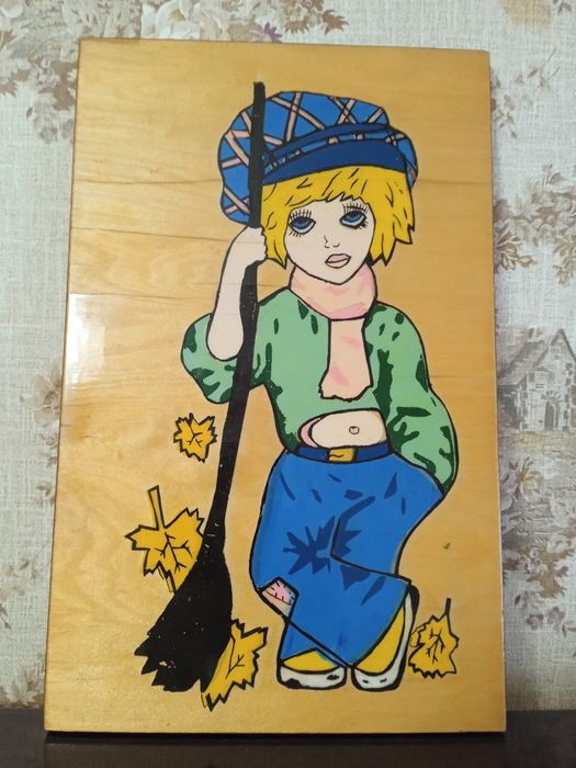 Картина на дереве.