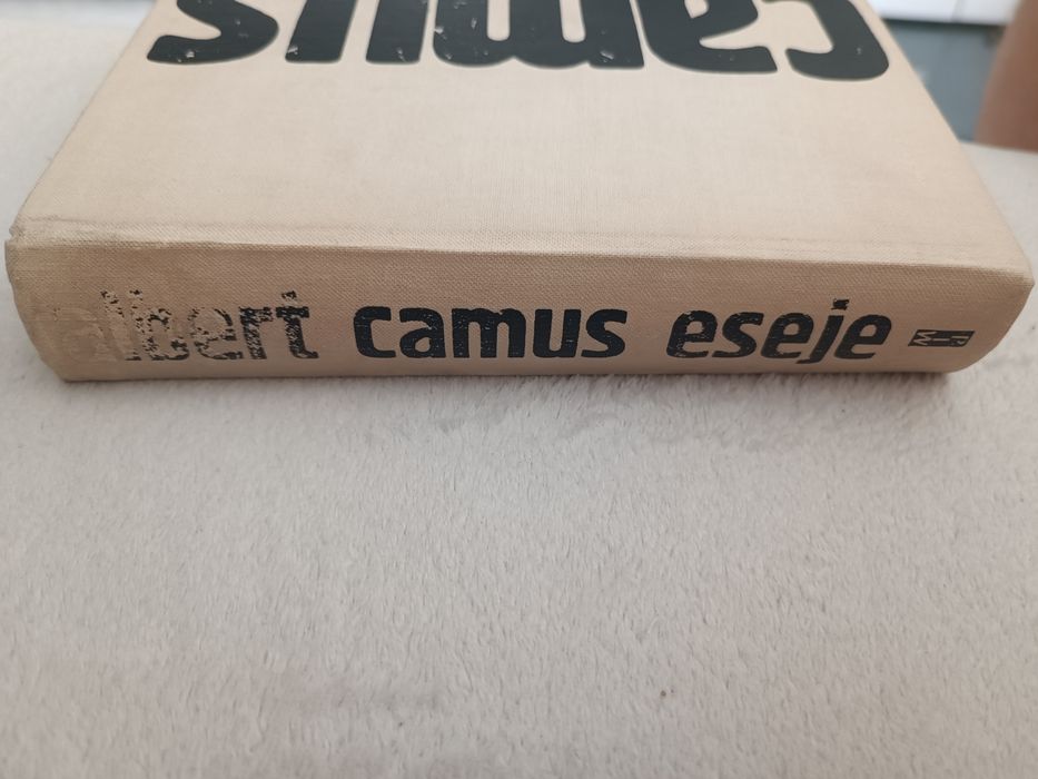 Albert Camus - Eseje