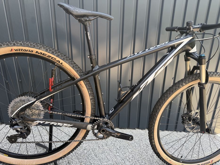 Ktm myroon carbono 29