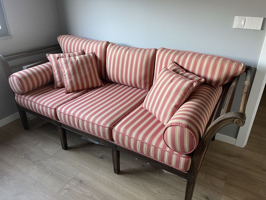 Sofa antigo em bom estado