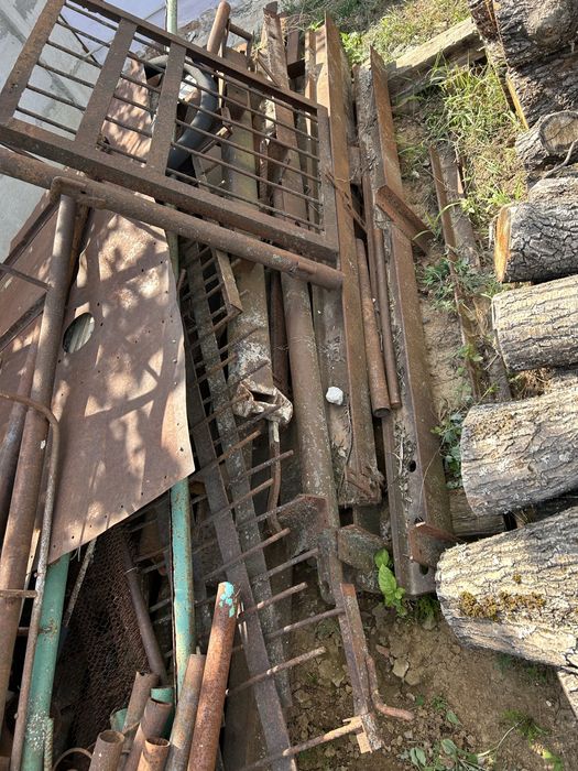 Продам рельси та залізобетонні стовпи