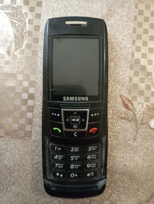 Продам телефон Samsung без батареї
