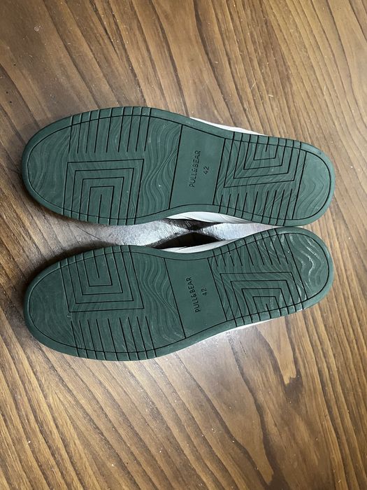 Sapatilhas Verdes e brancas da Pull&Bear com logotipo STWD