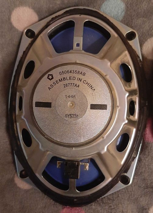 Oryginalne głośniki Chrysler 6×9" (23×16 cm) para używane