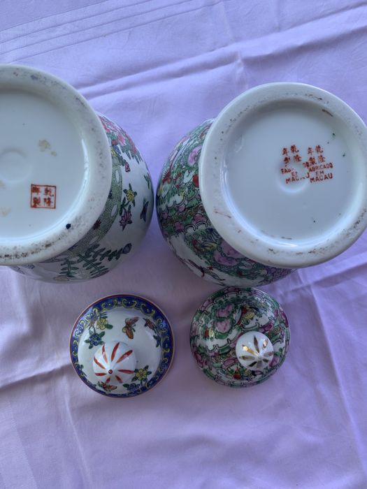 Potes antigos em ceramica de Macau