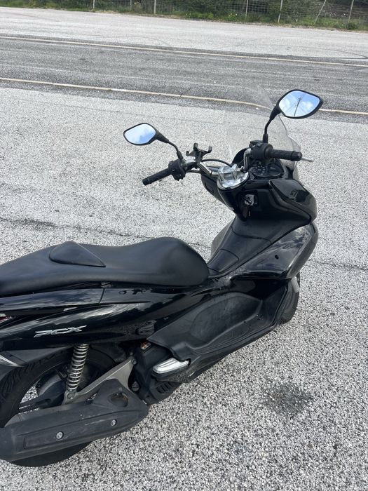 Vendo PCX 125  bem conservada!