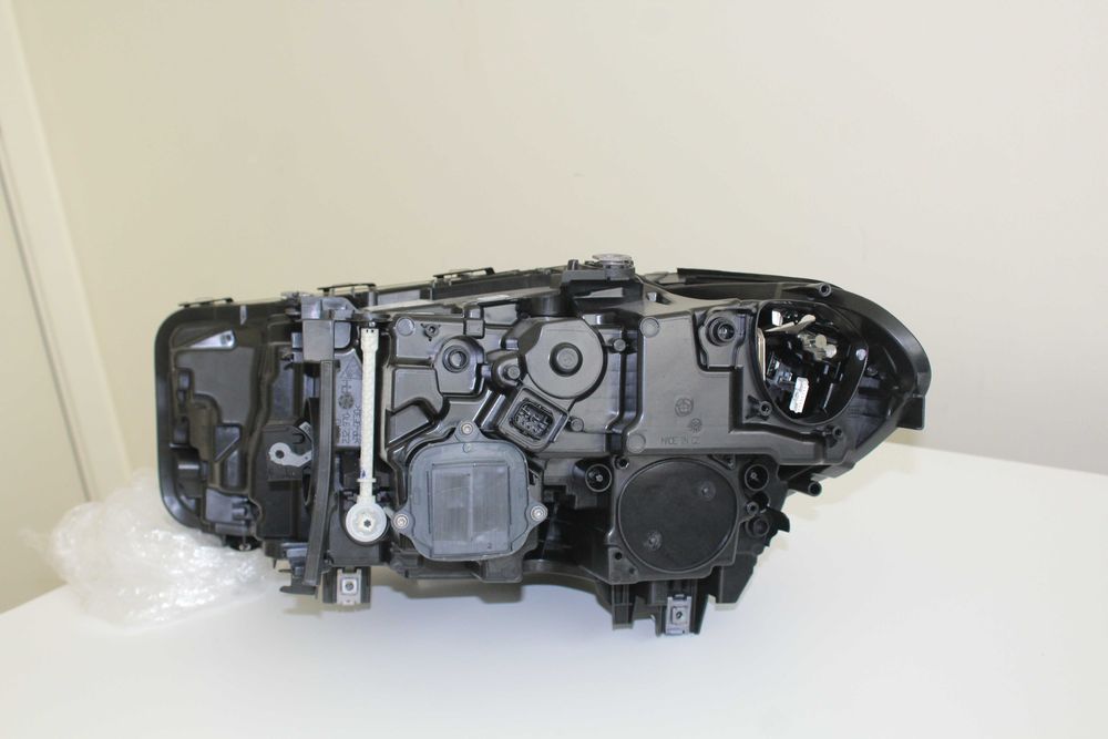 Farol Dianteiro Direito BMW Série 5 (G30 Berlina / G31 ) (2017–2023)