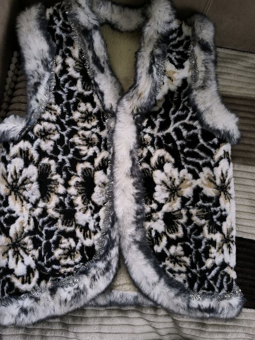 Безрукавка на овчині