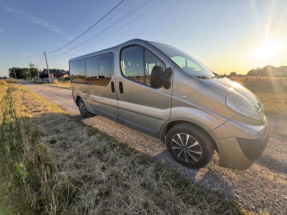 Opel Vivaro 9 os 2013 2.0 diesel manual long