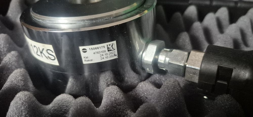 ECO-2 0-300BAR G1/4" kl.0,5 + walizeczka Manometr cyfrowy Keller +HKMD 43D-G1-25kN