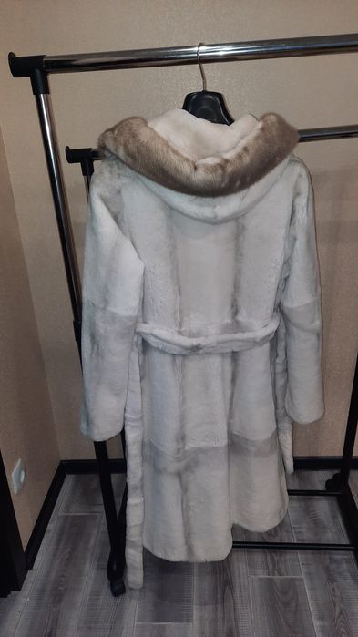 Шуба мех натуральный бобрик , норка.