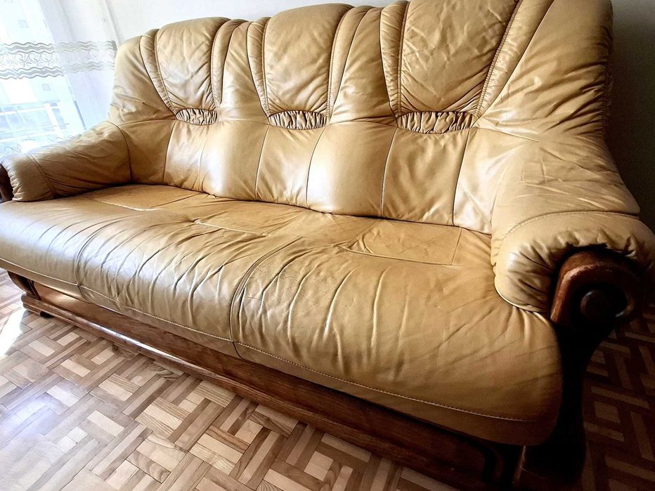 Skórzany zestaw wypoczynkowy – kanapa rozkładana + 2 fotele