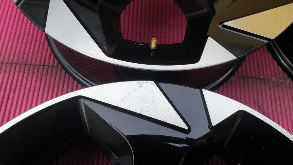 3683-Jantes 18 5x114.3 Originais Renault Captur E-Tech Hybrid