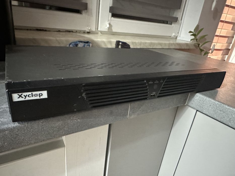 Rejestrator NVR PoE IP 4-kanałowy 1TB... Hikvision OEM Xyclop