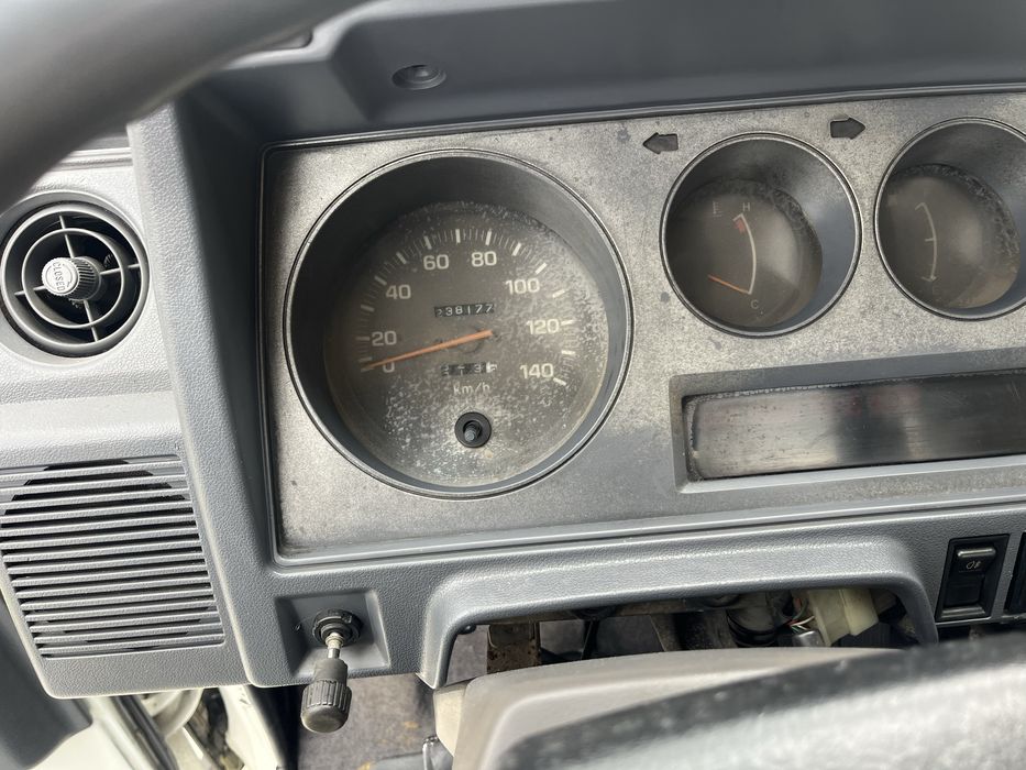 Toyota Dyna 150 lugares 3