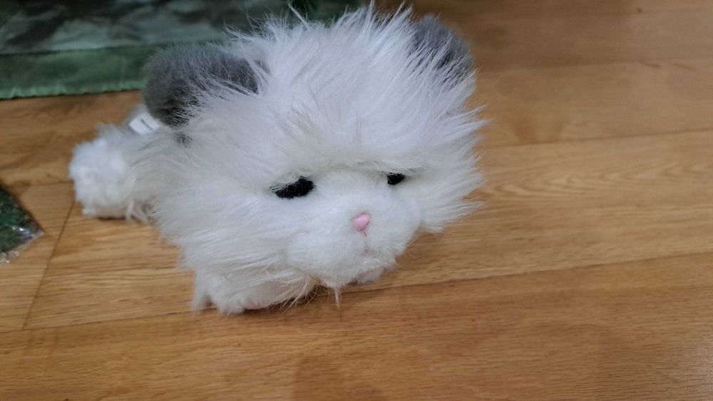 Gatinho Little Live Pets mexe-se e faz sons