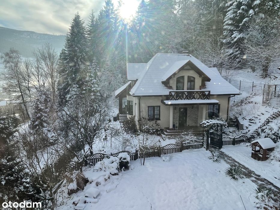 Wyjątkowy dom z widokiem na Beskidy i Skrzyczne – Szczyrk