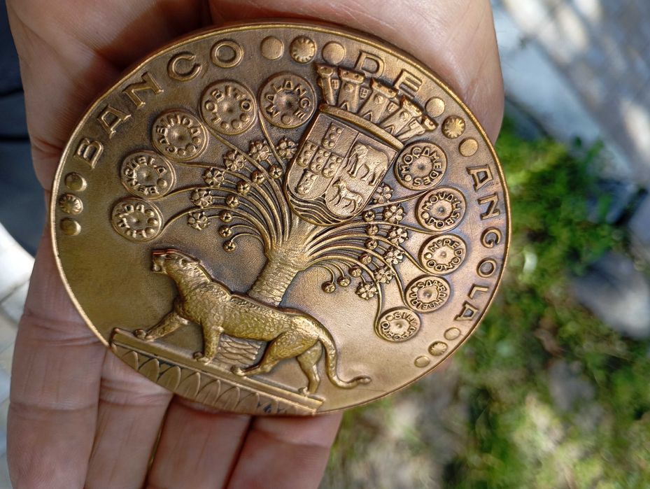 Raridade Medalha Colonial Portuguesa em Bronze Angola 1926–1951, 25º Aniversário do Banco de Angola