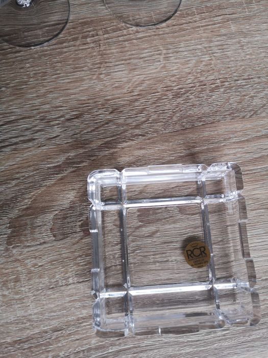 Cinzeiro, copos e vazo de cristal