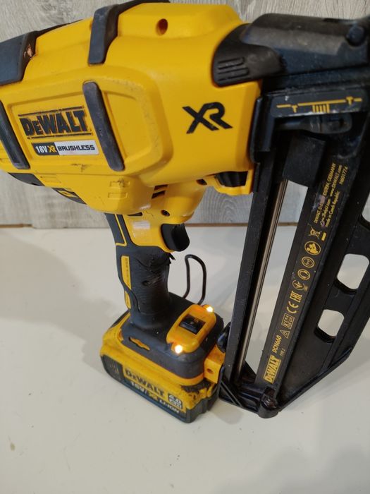 Dewalt DCN660 aku gwozdziarka 18v 4.0ah bezszczotkowa