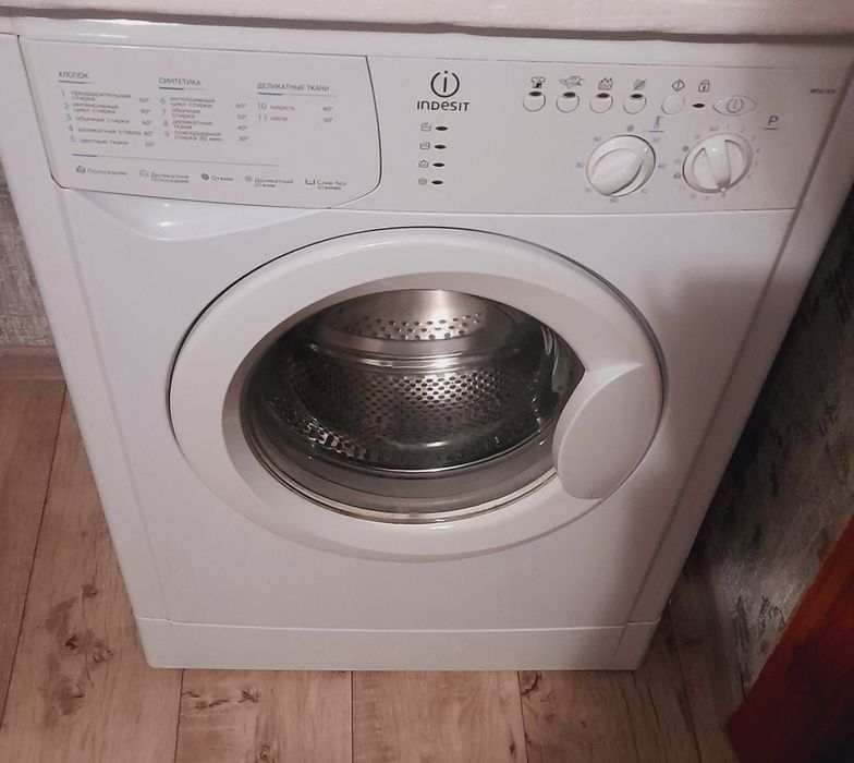 Пральна машина INDESIT