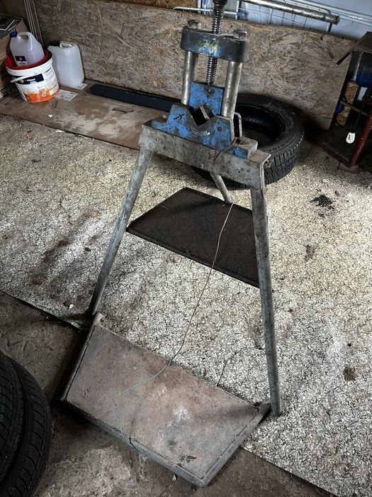 Imadło hydrauliczne do rur Pionier