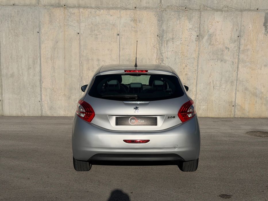 Peugeot 208 1.2vti
