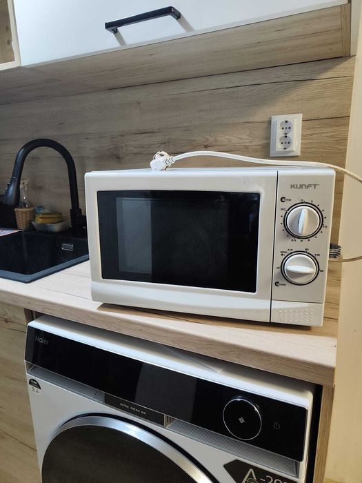 Microondas A funcionar Ler anuncio