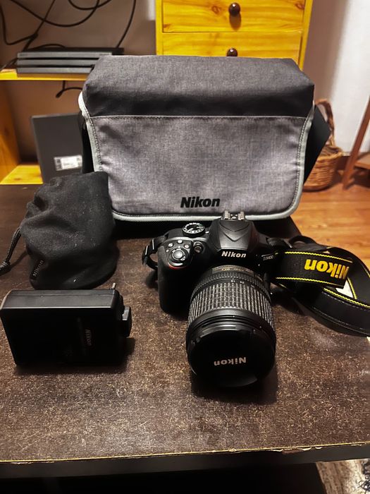 Máquina Fotográfica Reflex Nikon D3400 + AF-S DX NIKKOR 18-105mm