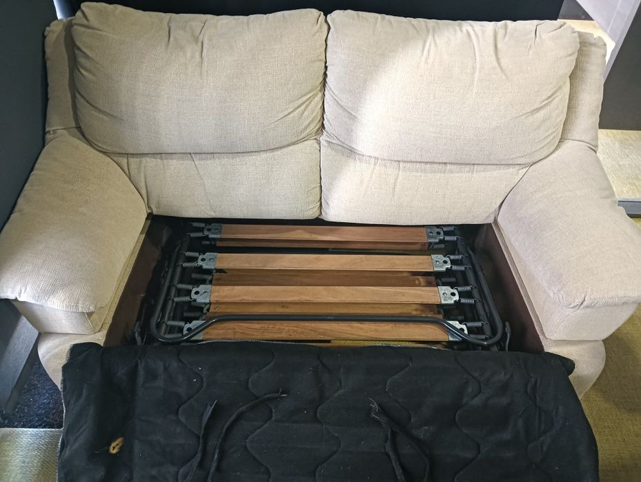 Sofá cama com dois lugares