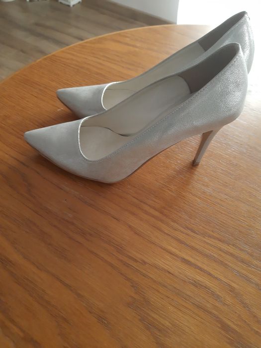 Szpilki kolor srebrny