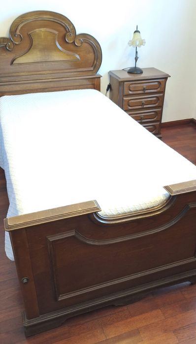 Móveis de quarto de solteiro em madeira maciça