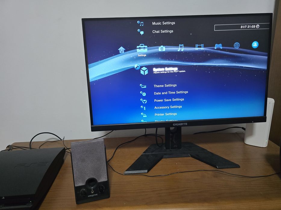 PS3 Silm 120GB com comando e cabos